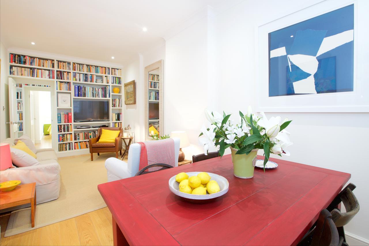 Retro Moments From Battersea Park Apartment
