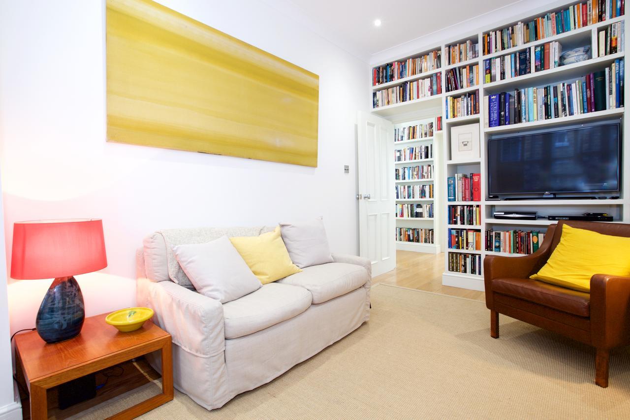 Retro Moments From Battersea Park Apartment *